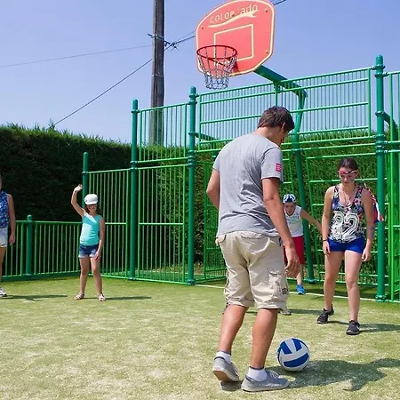 Zecamping 4 Etoiles Familial Animaux Acceptes Terrain Multisports Kemp Thégra