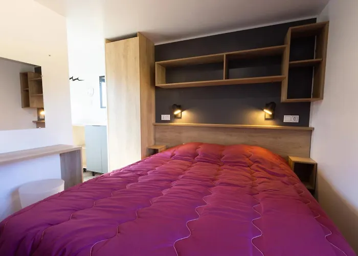 4 Etoiles - Piscine - Eeicab *